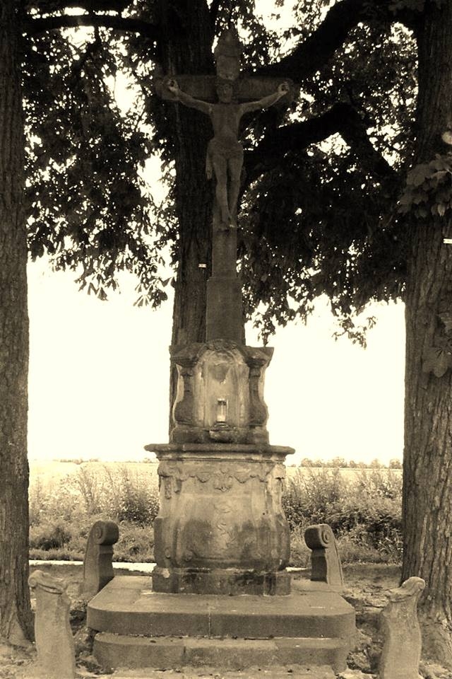 Das Kreuz in der Berghütte in Vanikum<br />
<br />
Quelle Facebook