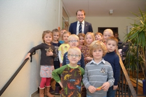 Kinder der Kita Pusteblume besuchen das Rathaus