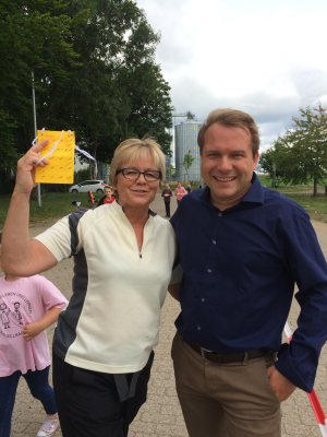 Bürgermeister Dr. Martin Mertens unterstützt Sponsorlauf der Gillbachschule