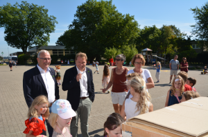 Ein Dorf entsteht  Ferienaktion der Offenen Ganztagsschule an der Gillbachschule