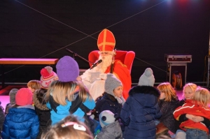 Rommerskirchener Weihnachtsmarkt am 3. Adventsonntag auf dem Markt