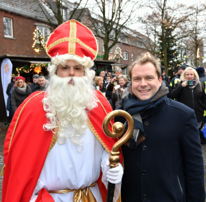 Rommerskirchener Weihnachtsmarkt am 3. Adventsonntag auf dem Markt