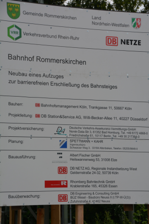 Spatenstich für Aufzug am Rommerskirchener Bahnhof
