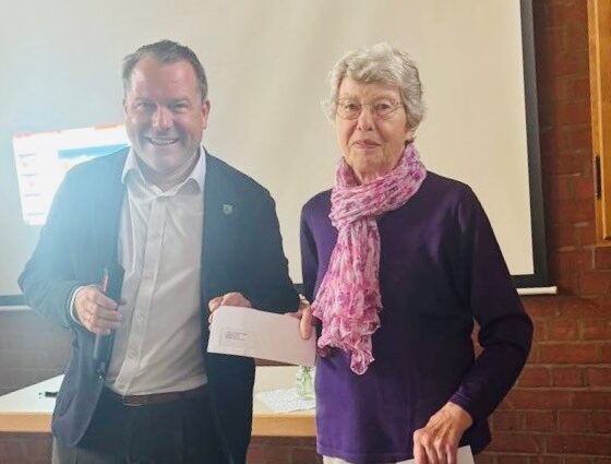Bürgermeister Dr. Martin Mertens besucht Frauen- Frühstück-Fragen und überreicht Unterstützung für ehrenamtliches Engagement Bürgermeister Dr. Martin Mertens besucht Frauen- Frühstück-Fragen und überreicht Unterstützung für ehrenamtliches Engagement