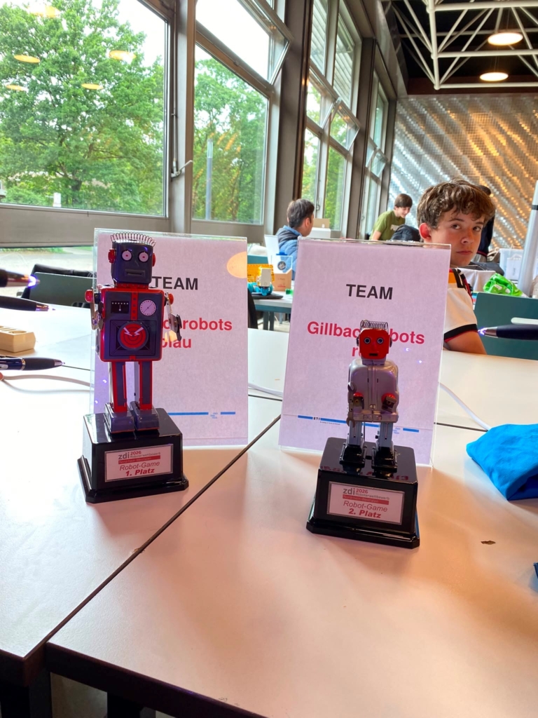 „Gillbach-Robots“ sind als Sieger auf Bezirksebene für die NRW-Meisterschaften qualifiziert „Gillbach-Robots“ sind als Sieger auf Bezirksebene für die NRW-Meisterschaften qualifiziert