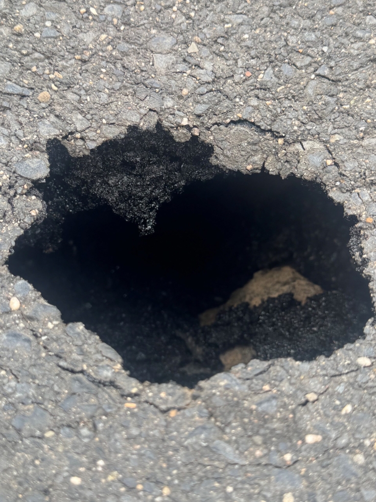 „Sommerloch“ im Asphalt