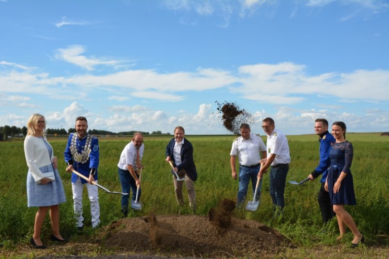 Neuer Dorf- und Festplatz eröffnet