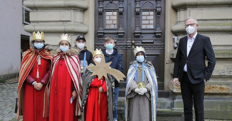 Kreisdirektor Dirk Brügge empfängt Sternsinger im Grevenbroicher Ständehaus