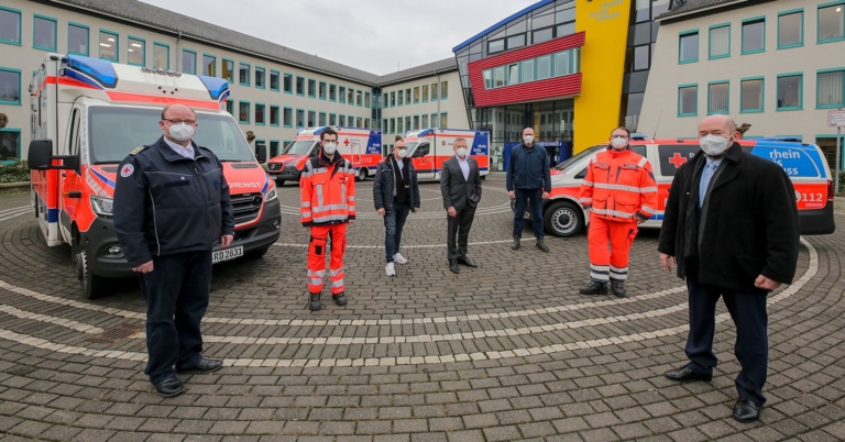 Kreis nimmt acht neue Fahrzeuge für Rettungsdienst und Notärzte in Betrieb