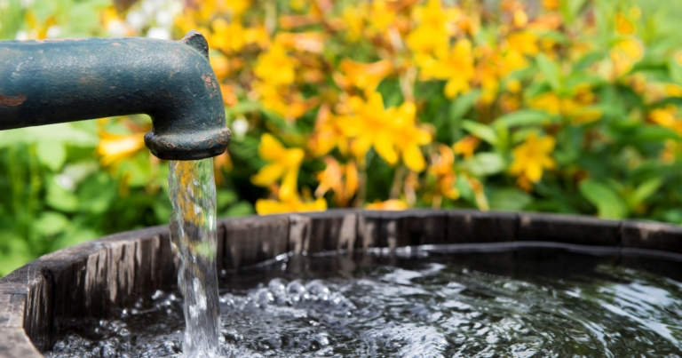 Bau von Gartenbrunnen  jetzt online anzeigen