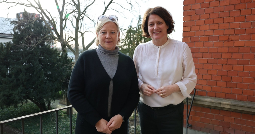 Landrätin Katharina Reinhold und Landtagsabgeordnete Heike Troles bestärken gute Zusammenarbeit Landrätin Katharina Reinhold und Landtagsabgeordnete Heike Troles bestärken gute Zusammenarbeit