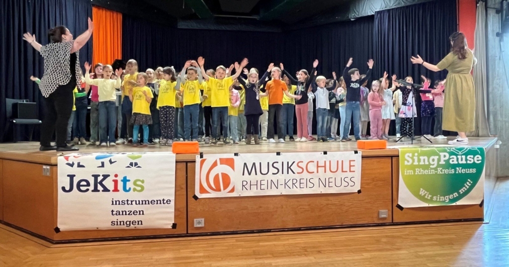 Musikschule Rhein-Kreis Neuss: Singende Kinder begeisterten bei den Abschlusskonzerten in Korschenbroich Musikschule Rhein-Kreis Neuss: Singende Kinder begeisterten bei den Abschlusskonzerten in Korschenbroich