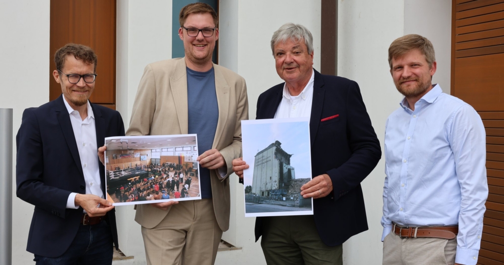 Dr. Elmar Gasten übergab Fotosammlung an das Archiv im Rhein-Kreis Neuss Dr. Elmar Gasten übergab Fotosammlung an das Archiv im Rhein-Kreis Neuss