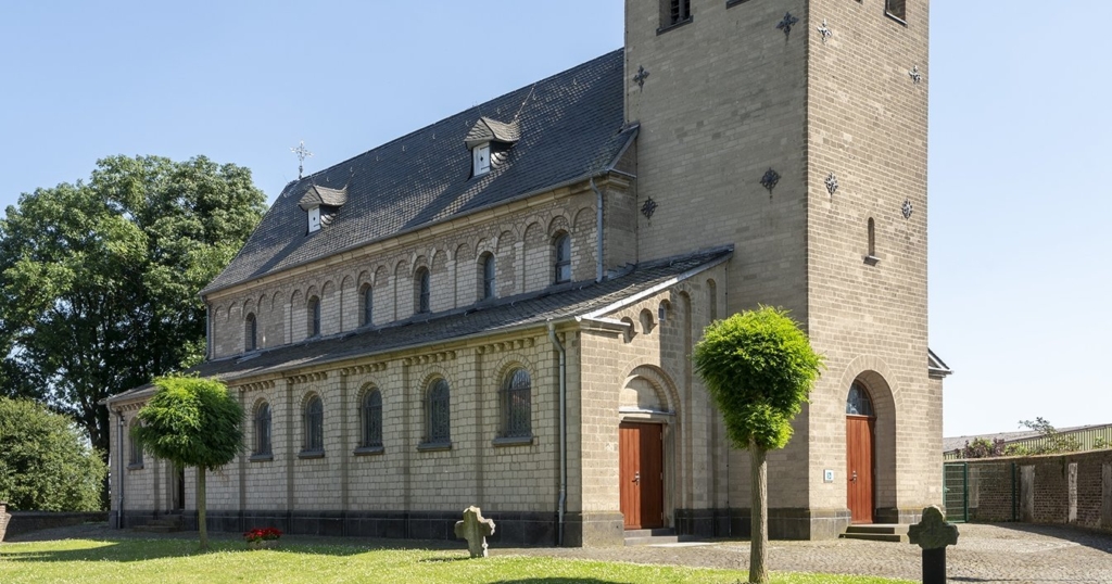 Geschichte vor Ort: Vortrag zur Geschichte von St. Briktius in Rommerskirchen-Oekoven Geschichte vor Ort: Vortrag zur Geschichte von St. Briktius in Rommerskirchen-Oekoven
