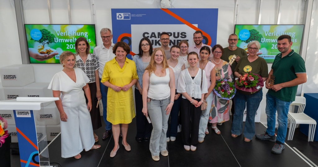 Rhein-Kreis Neuss: Engagement für Klima- und Umweltschutz wurde mit dem Umweltpreis belohnt Rhein-Kreis Neuss: Engagement für Klima- und Umweltschutz wurde mit dem Umweltpreis belohnt