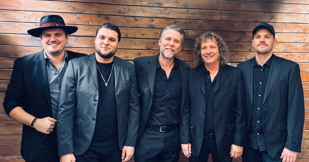 Traditioneller Blues Brunch mit Guy Verlinde und den „Artisans of Solace“ im Kulturzentrum Sinsteden Traditioneller Blues Brunch mit Guy Verlinde und den „Artisans of Solace“ im Kulturzentrum Sinsteden