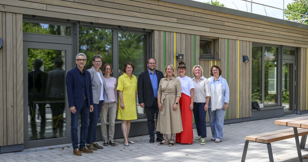 Herbert-Karrenberg-Schule: Erweiterungsbau mit vier Klassenräumen wurde eingeweiht Herbert-Karrenberg-Schule: Erweiterungsbau mit vier Klassenräumen wurde eingeweiht