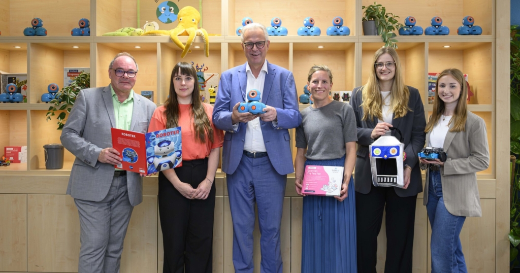 „Kinder an digitale Technologie heranführen“: Kreisdirektor Dirk Brügge im TüftelLab „Kinder an digitale Technologie heranführen“: Kreisdirektor Dirk Brügge im TüftelLab