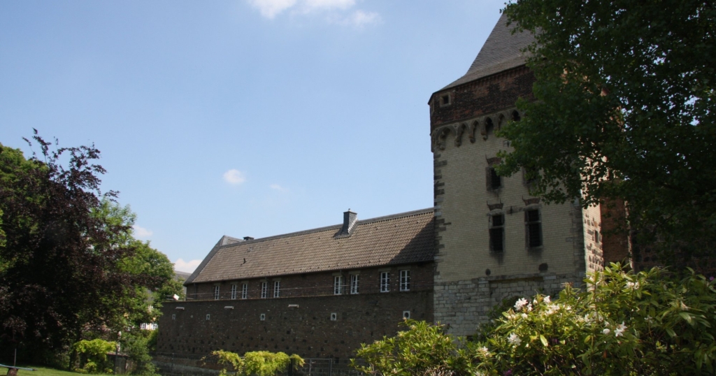 Burg und Archiv: Jetzt für Sommerführung am 5. August anmelden Burg und Archiv: Jetzt für Sommerführung am 5. August anmelden