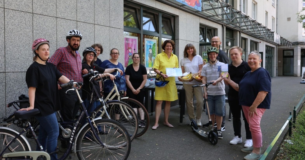 Fair und regional durch den nördlichen Kreis: Neue Radroute verbindet Naturerlebnis mit Nachhaltigkeit und fairem Handel Fair und regional durch den nördlichen Kreis: Neue Radroute verbindet Naturerlebnis mit Nachhaltigkeit und fairem Handel