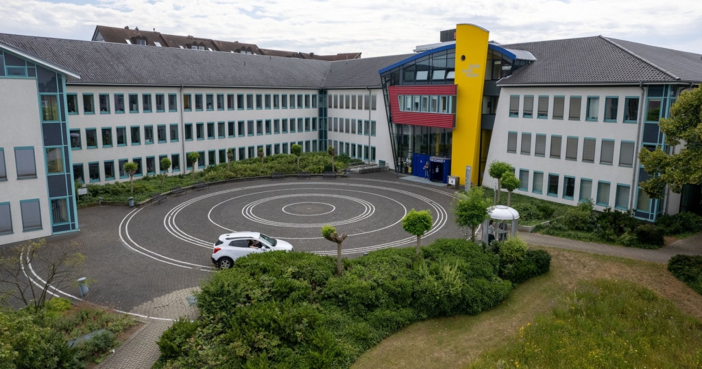 Kirmesmontag in Grevenbroich: Kreisverwaltung in Grevenbroich am Nachmittag geschlossen Kirmesmontag in Grevenbroich: Kreisverwaltung in Grevenbroich am Nachmittag geschlossen