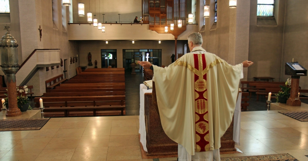 Themenabend zu Kirchengemeinden und Kirchenbauten im Rhein-Kreis Neuss Themenabend zu Kirchengemeinden und Kirchenbauten im Rhein-Kreis Neuss
