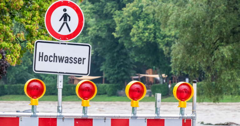 Rhein-Kreis Neuss warnt nach Unwetter vor Hochwasser und Überflutungen an der Erft