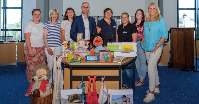 Gut besuchte Info-Veranstaltung im Kreishaus Grevenbroich: In fünf Schritten zur Fairen Kita