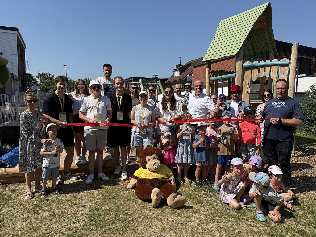 Neuer Spielplatz „Auf dem Griessen“ feierlich eröffnet Neuer Spielplatz „Auf dem Griessen“ feierlich eröffnet