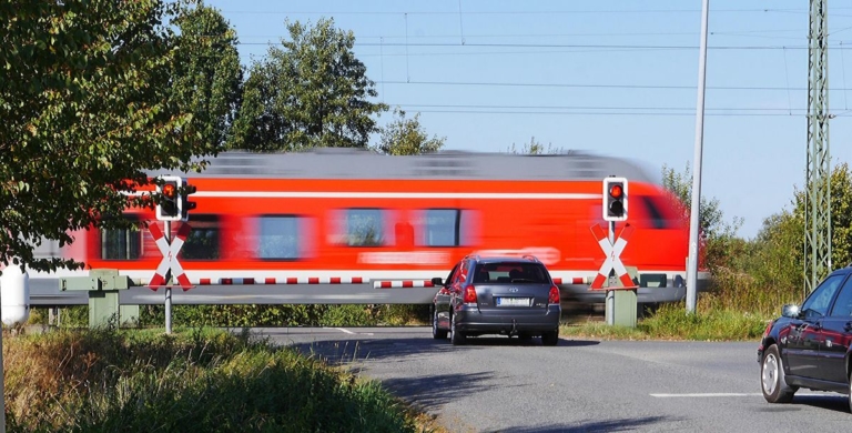 Bürgermeister Klaus Krützen kritisiert Deutsche Bahn: „Fehlerhafte Planung ist eine Unverschämtheit gegenüber tausenden Pendler*innen aus Grevenbroich…