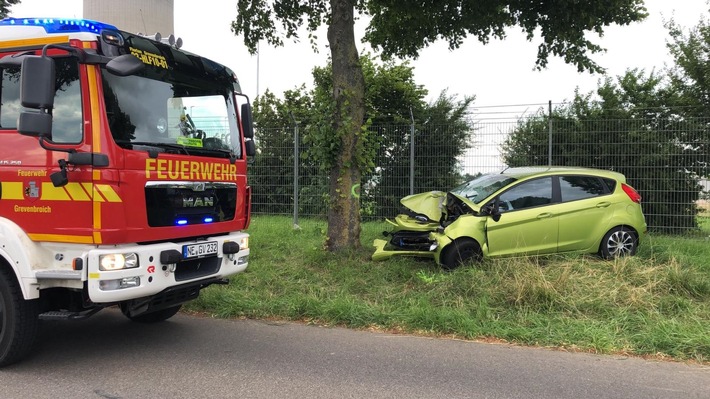 FW Grevenbroich: Zwei Personen nach Verkehrsunfall in Neurath verletzt – Rettungshubschrauber im Einsatz