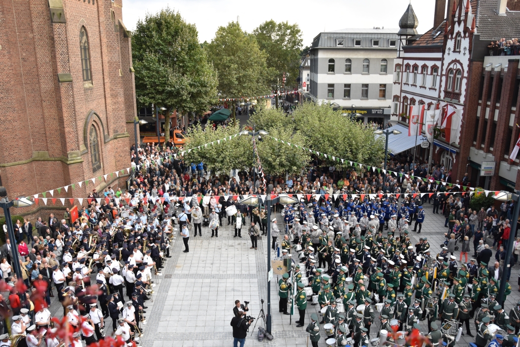 Gewinnspiel: Serenade zum Schützenfest aus dem Alten Rathaus erleben Gewinnspiel: Serenade zum Schützenfest aus dem Alten Rathaus erleben